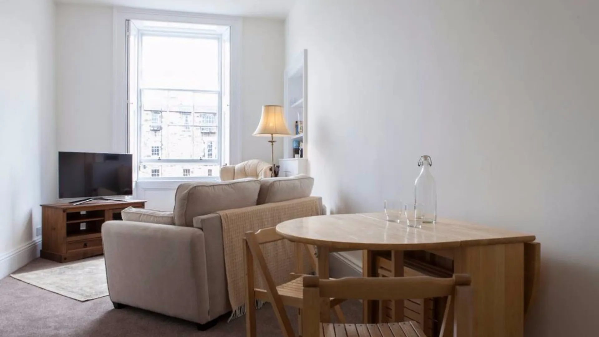 1 Bedroom Apartment In Edinburgh'S New Town