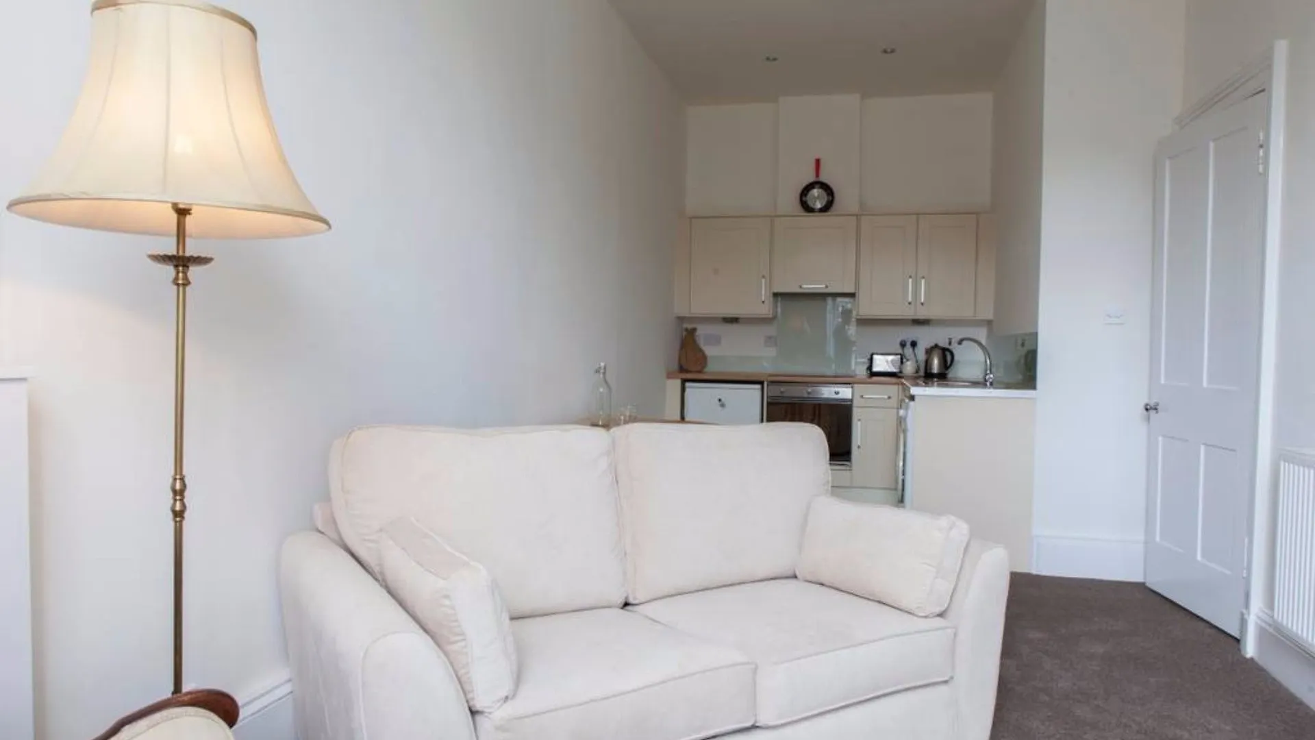 1 Bedroom Apartment In Edinburgh'S New Town  Edinburgh